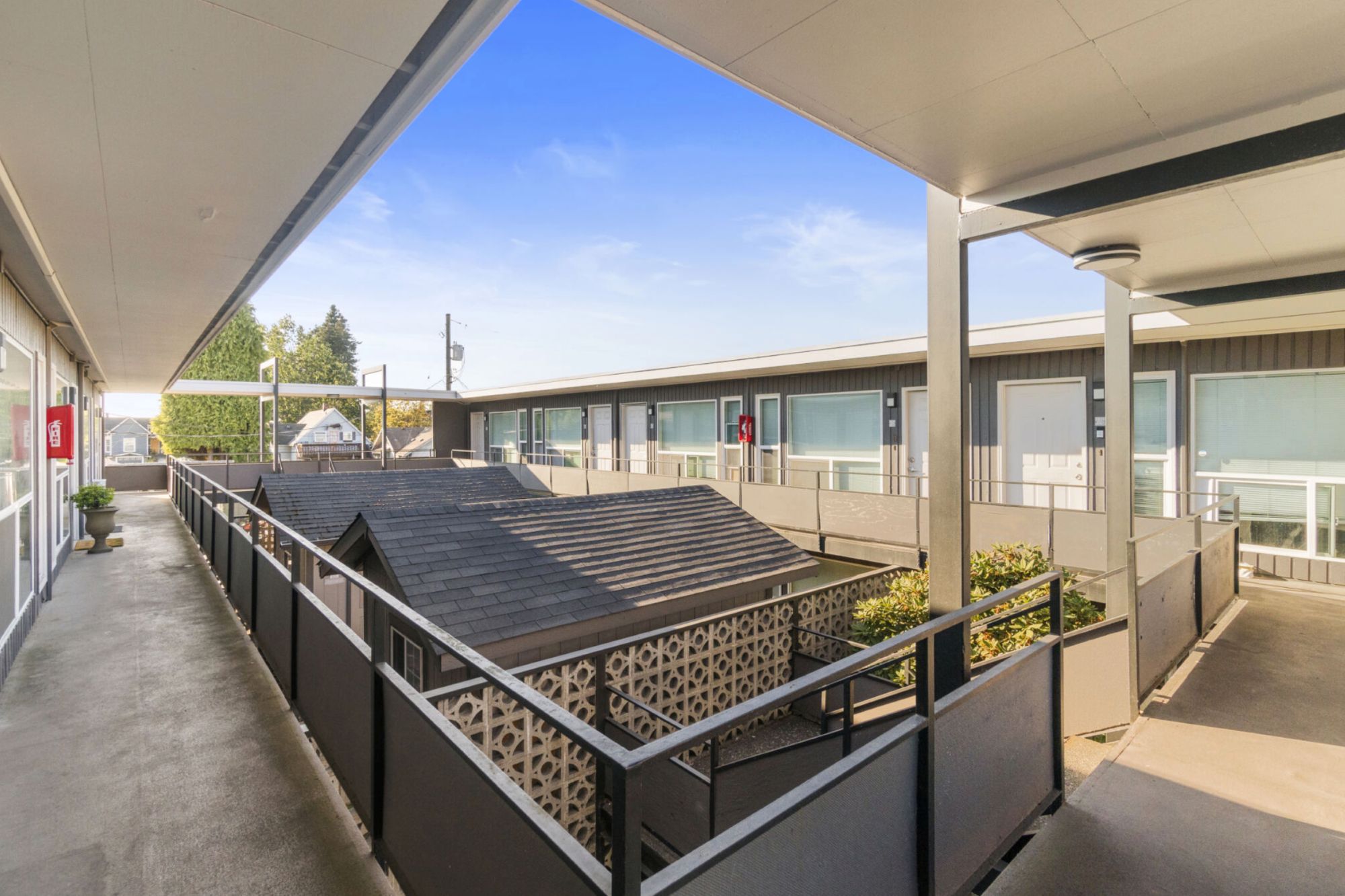 White Rock Fully Exterior Gallery Image 26